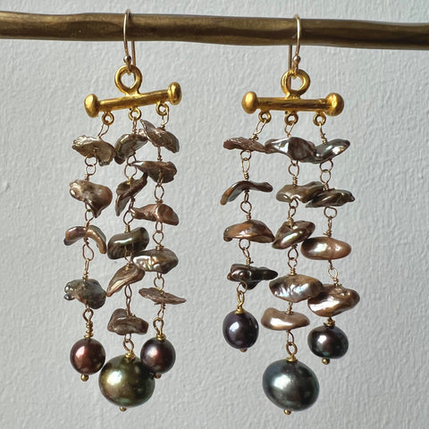 Dangle Earring With Grey Freshwater Pearls