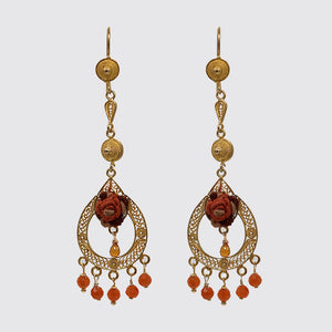 Filigree Earring with Hesonite and Carnilian -