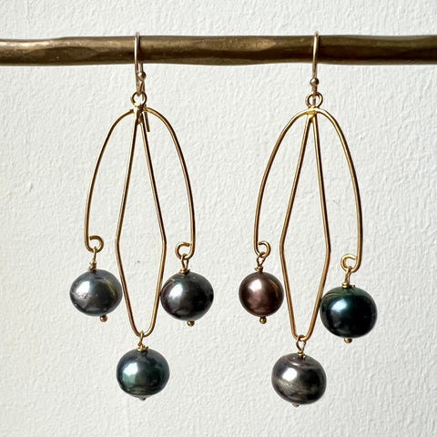 Dangle Earring on Frame with Dark Grey Freshwater Pearls