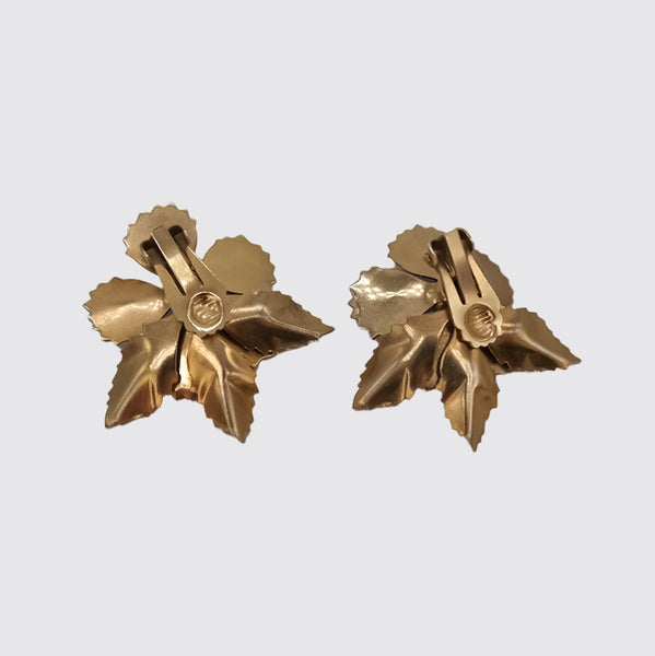 1960s Copper Flower Clip On Earrings